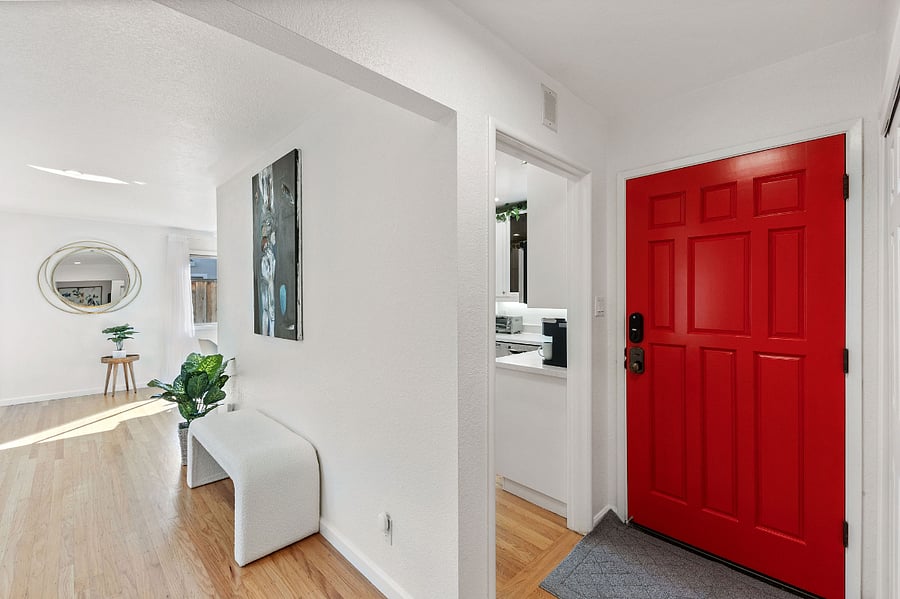 Furnished Finder property 336100_1 photo 3