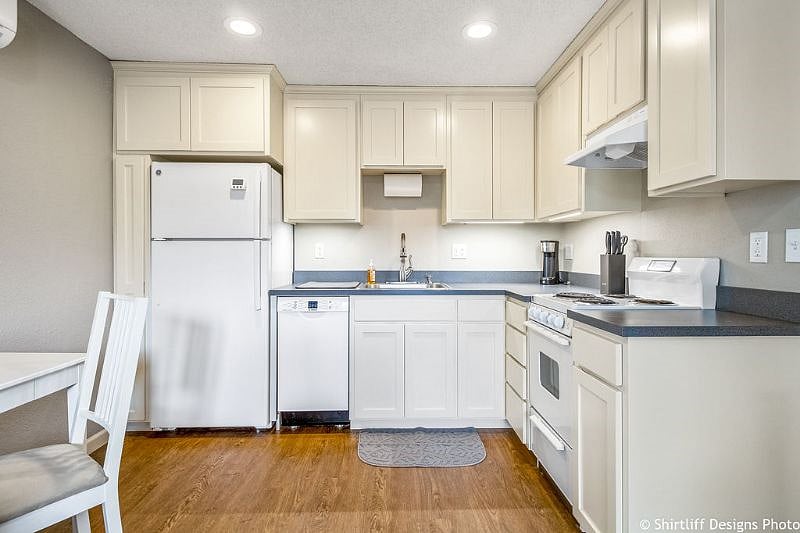 Furnished Finder property 336122_1 photo 3