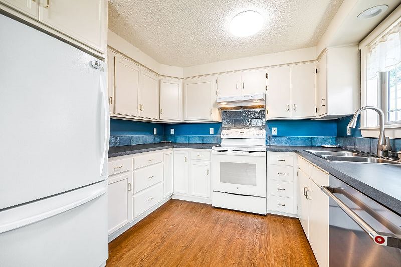 Furnished Finder property 336122_2 photo 16