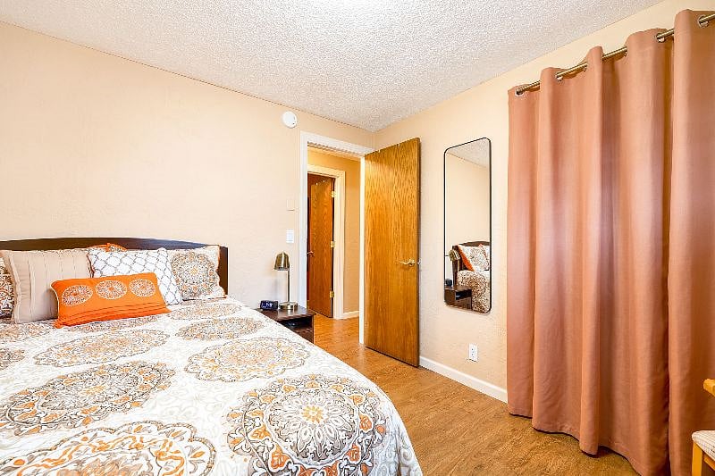2nd bedroom includes 5' closet with storage shelf.