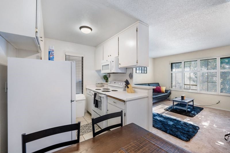 Furnished Finder property 336142_1 photo 3