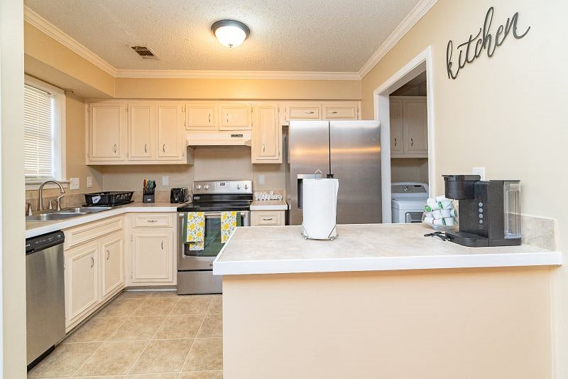 Furnished Finder property 336186_1 photo 3