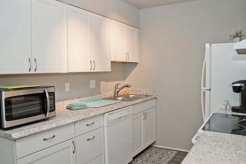Furnished Finder property 336187_1 photo 20