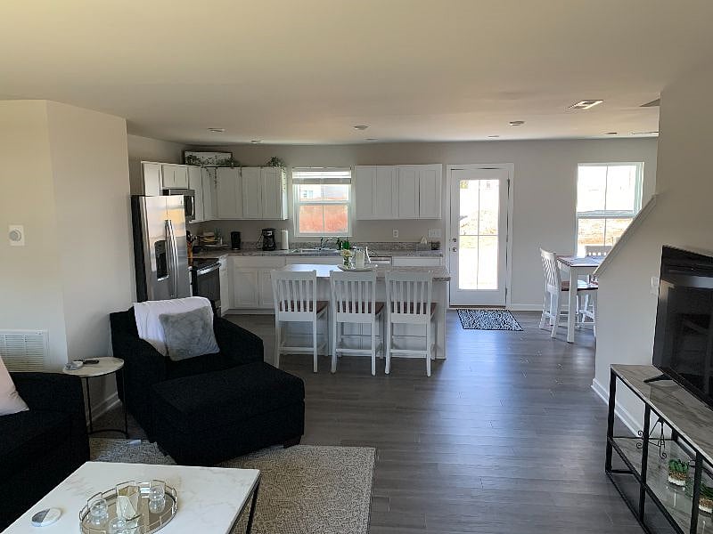 Furnished Finder property 336352_1 photo 6