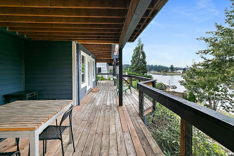 Private deck