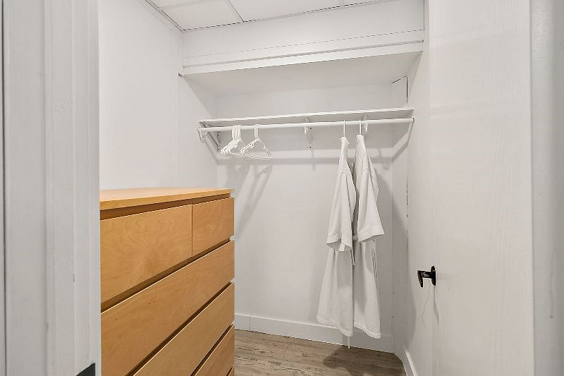 Walk-in closet