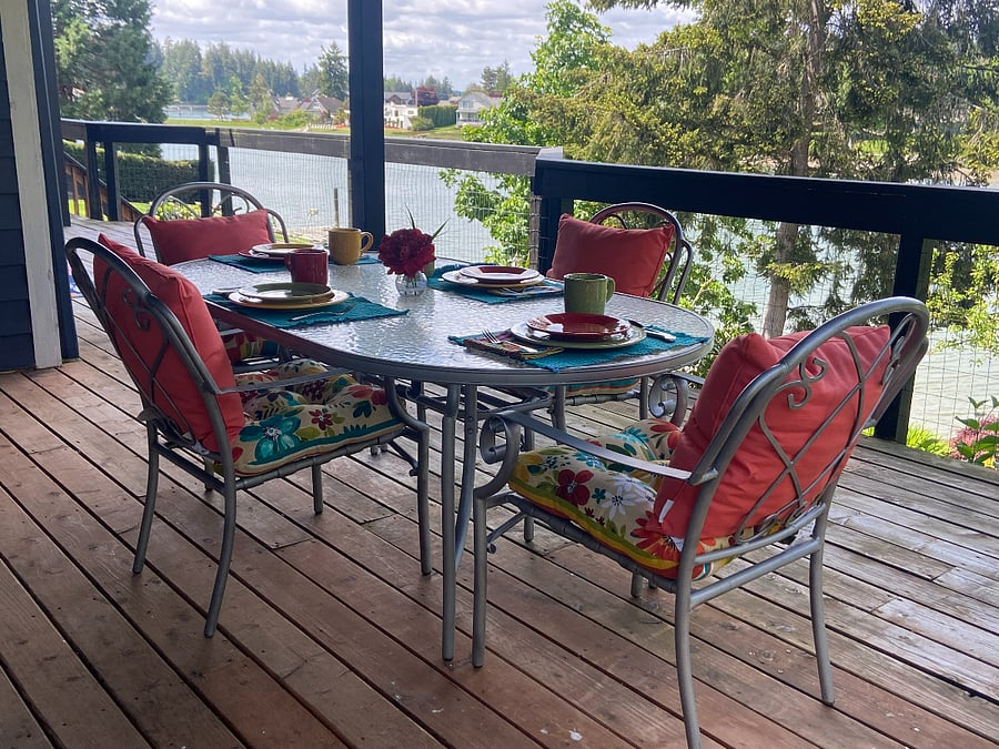 Outdoor private deck seating to watch the beatiful sunsets.