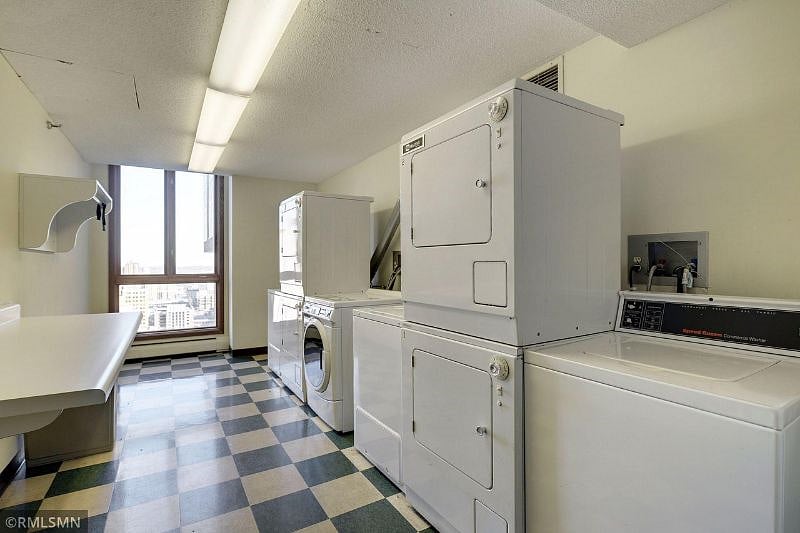Shared amenities: laundry room. No coin needed.