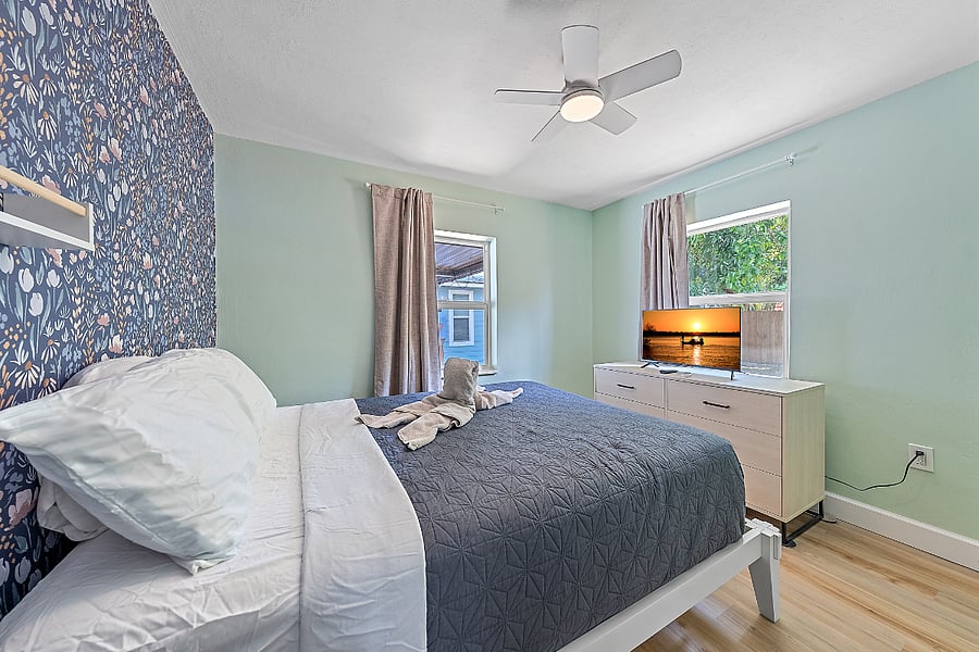Queen bed