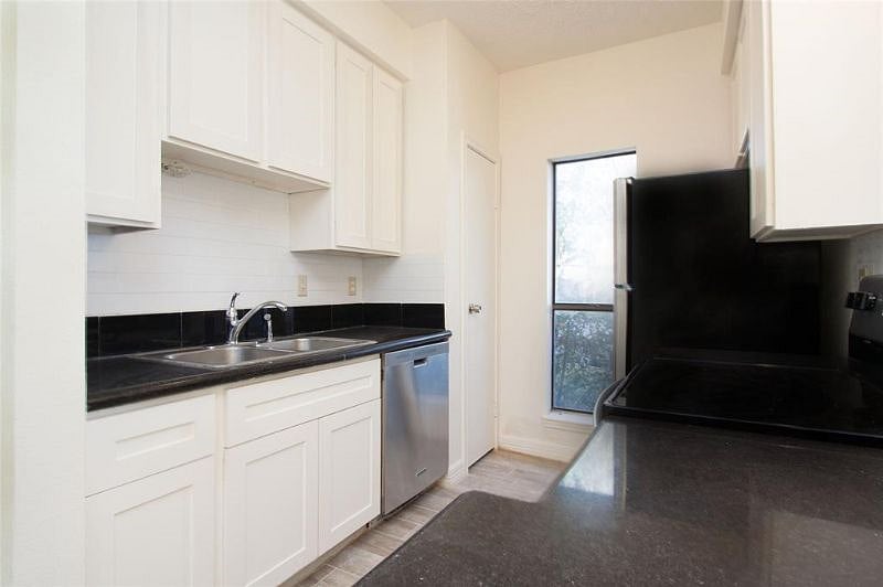 Furnished Finder property 337635_1 photo 10