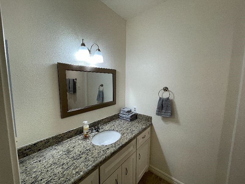 Furnished Finder property 337635_1 photo 32