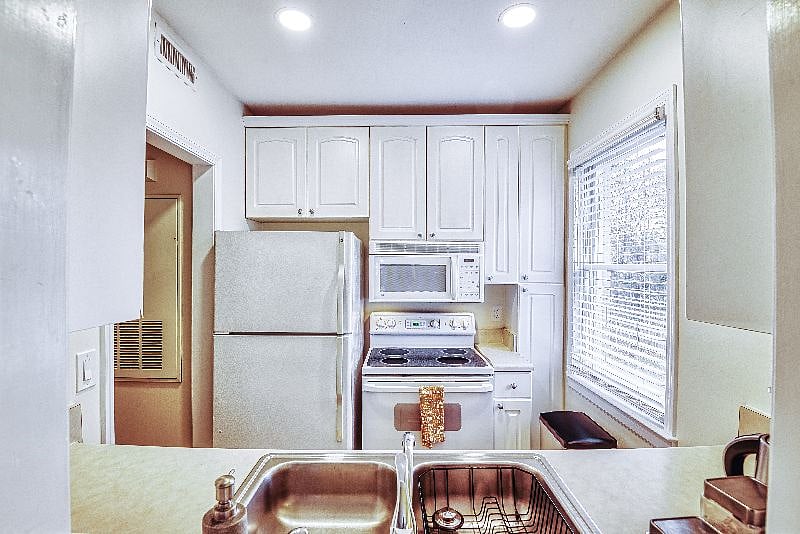 Furnished Finder property 338083_7 photo 5