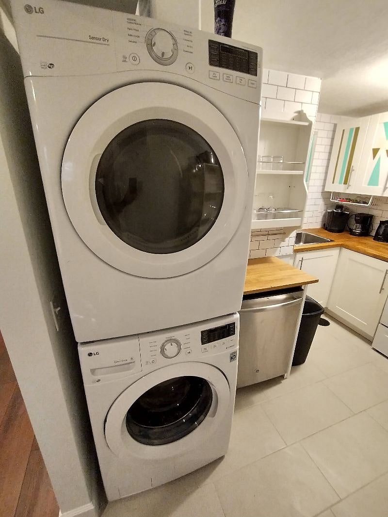 Washer & Dryer