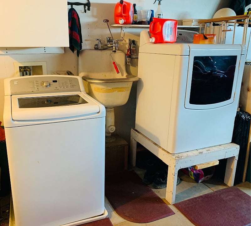LAUNDRY IN GARAGE