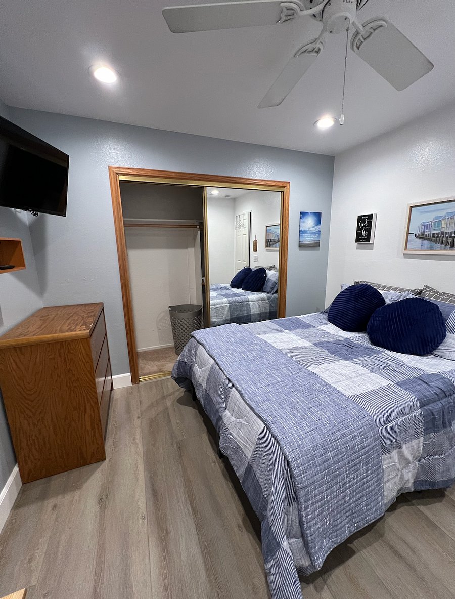 ROOM B