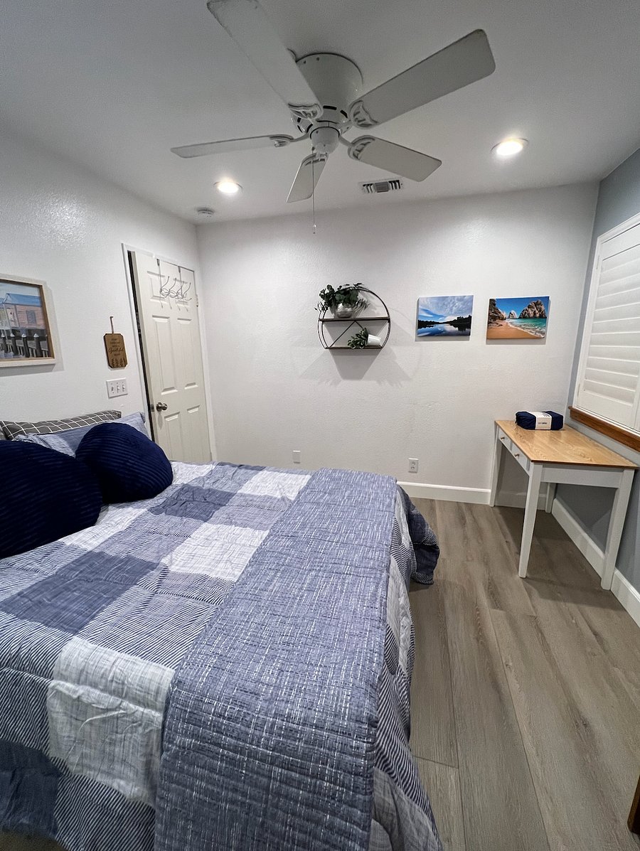 ROOM B