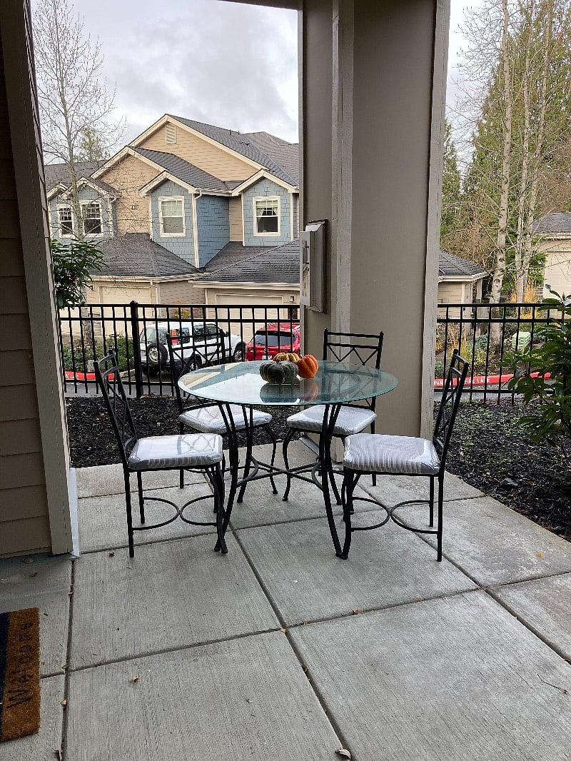 This patio area and table are for your use, the owner does not use this area. 