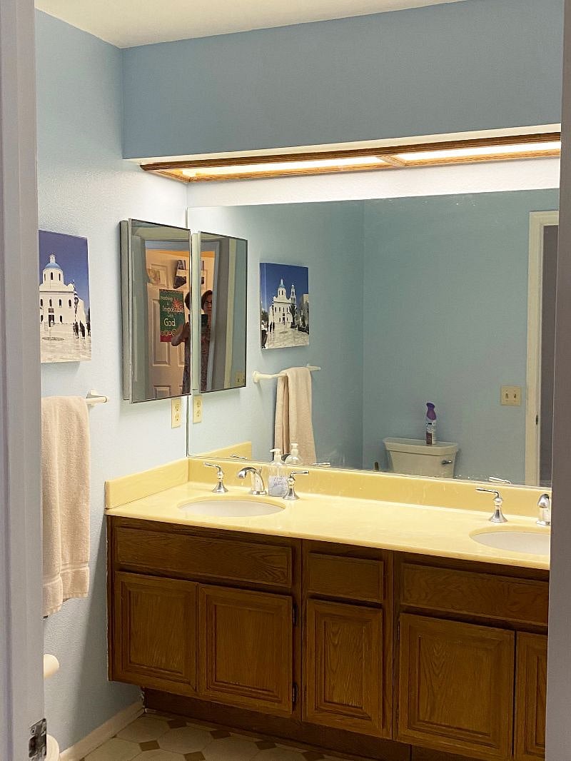 Features a shared bath with a shower/tub combo.