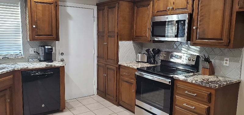 Furnished Finder property 338326_1 photo 15