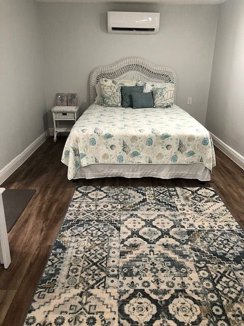 Queen Bed