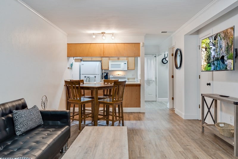 Furnished Finder property 338635_1 photo 3