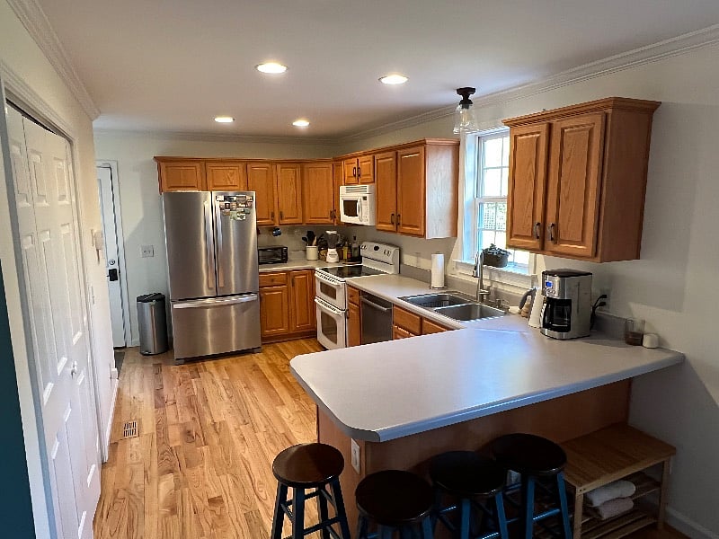 Limited kitchen use. Weekly prep only. Mini-fridge and microwave in the bedroom.