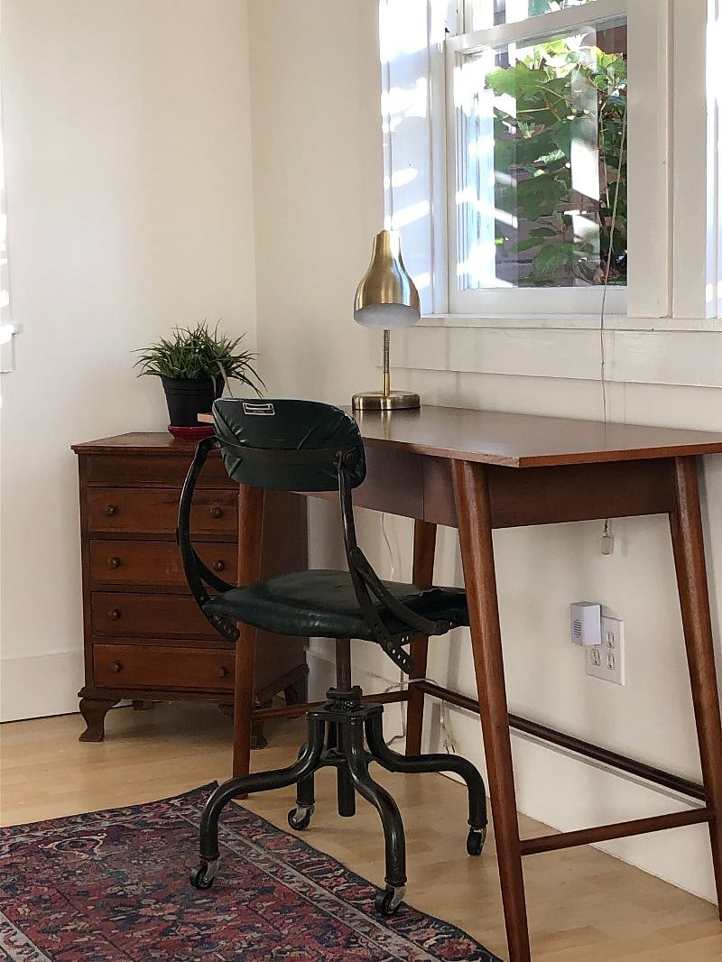 Sunny desk set-up