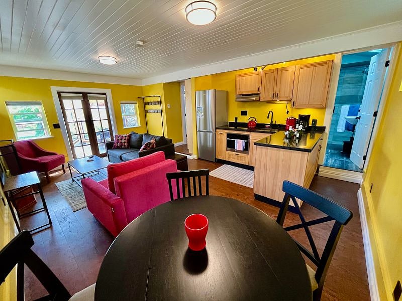 Eat or work at the expanding dining table with fast wifi.