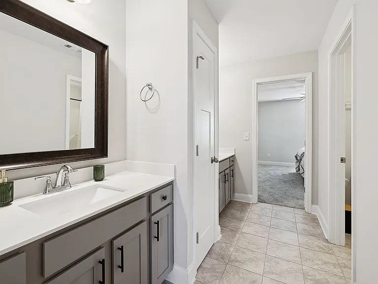 Bed B Bathroom