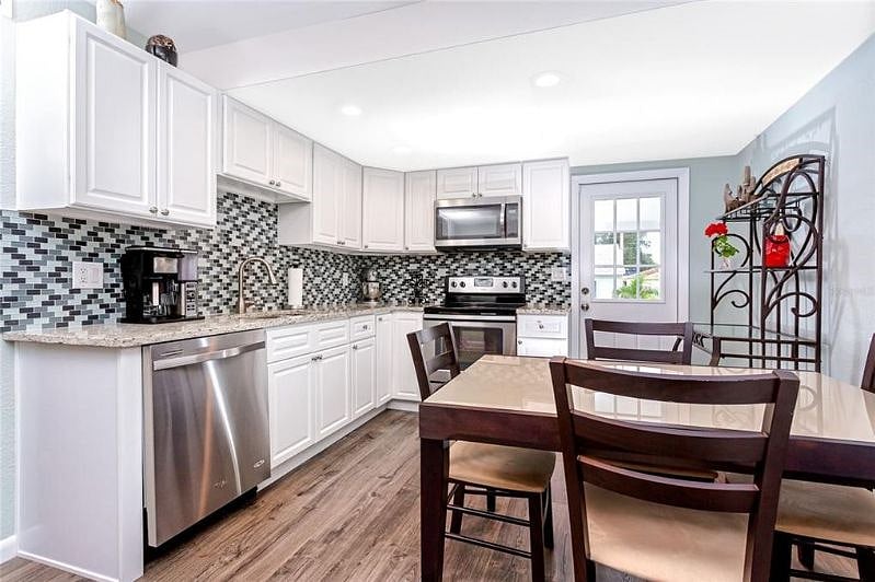Furnished Finder property 339434_1 photo 8