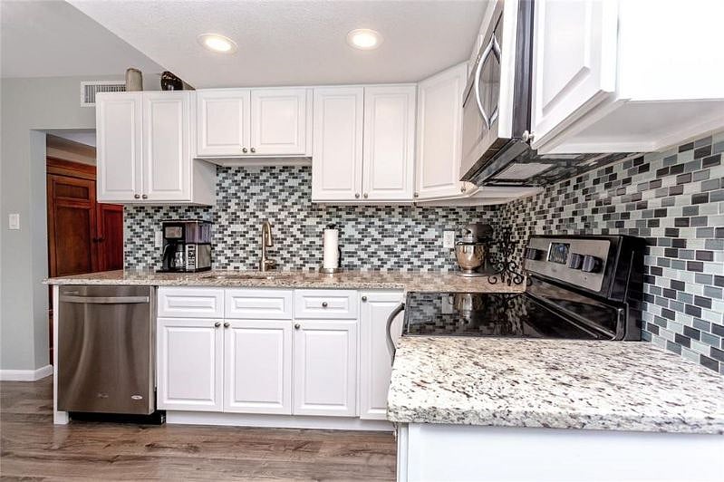 Furnished Finder property 339434_1 photo 12