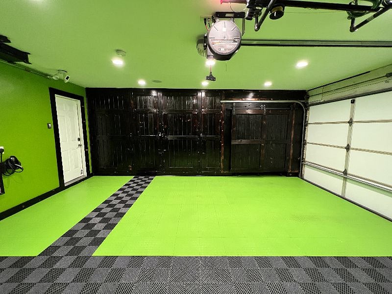 Garage.