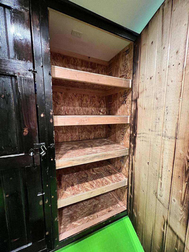 storage cabinets for personal items
