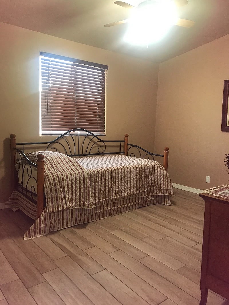 trundle bed