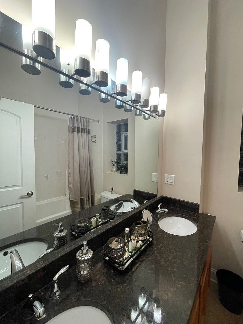 Bathroom View 3
