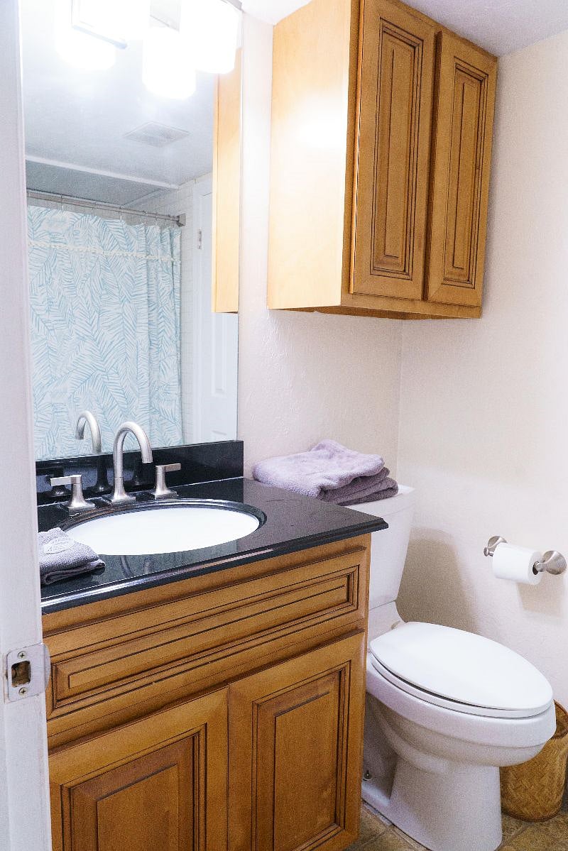 Guestroom 2 - bathroom 2