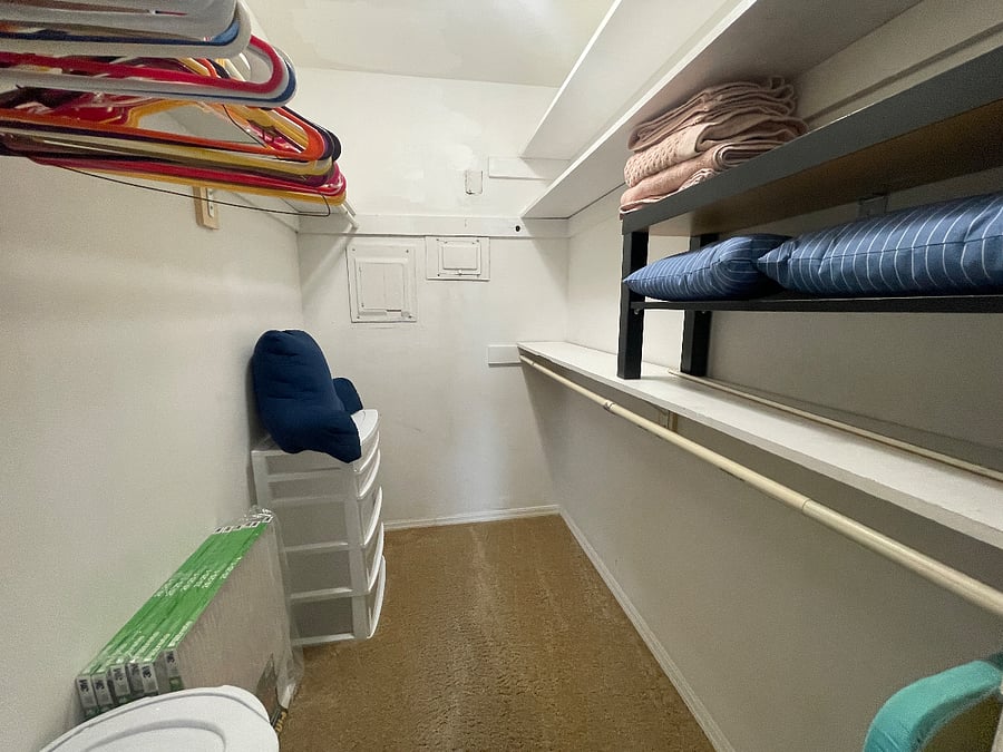 Main room - closet