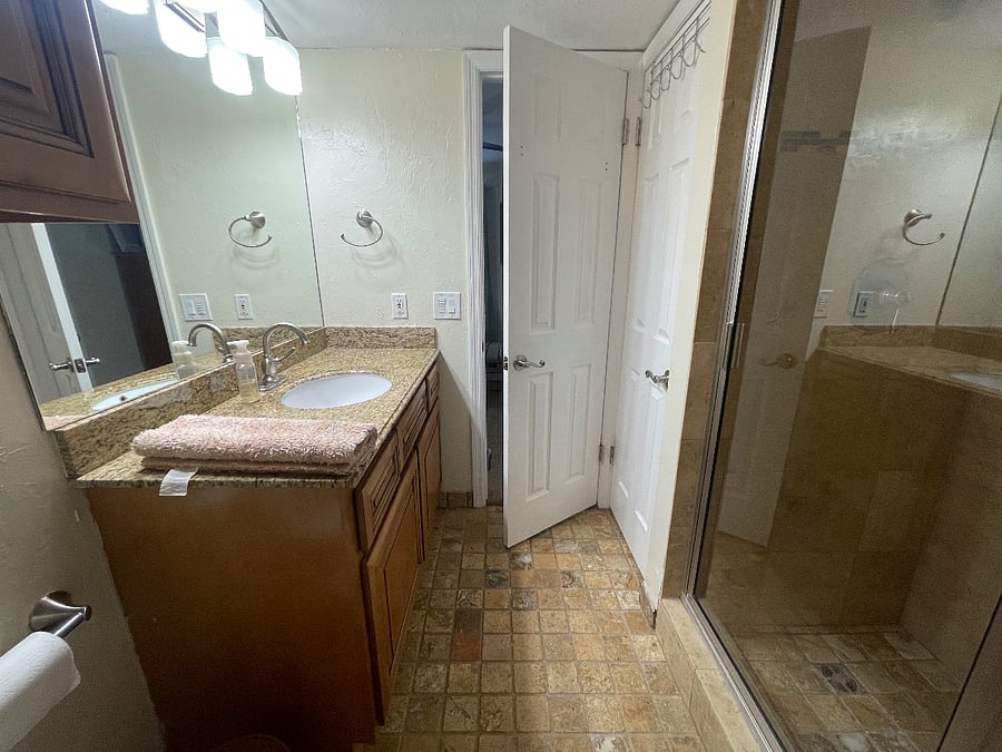 Largest bathroom - main bedroom's