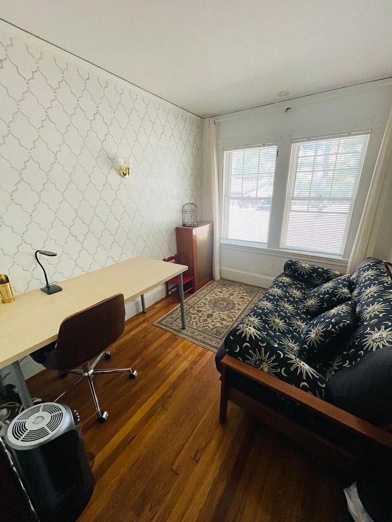 Study/office/small bedroom