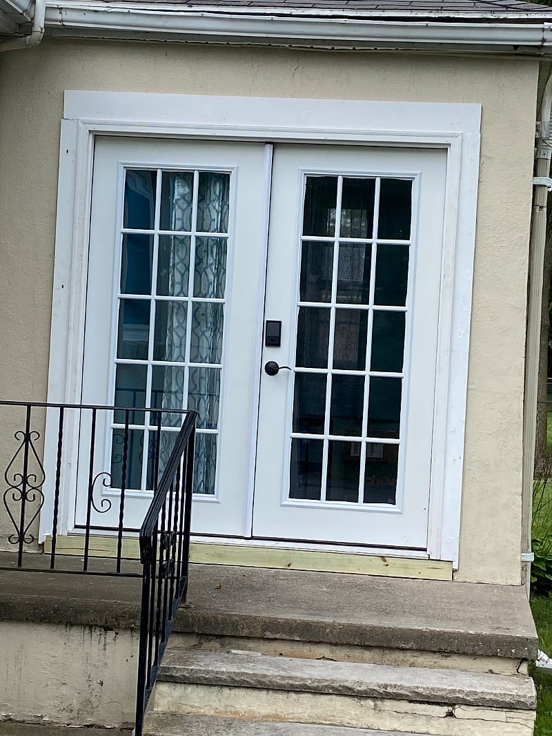 Coded secure entrance