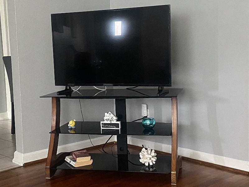45" TV with streaming. Wifi provided.