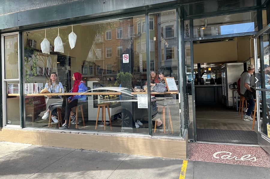 The world class Tartine Bakery is an 8 min drive and 25 minute walk.