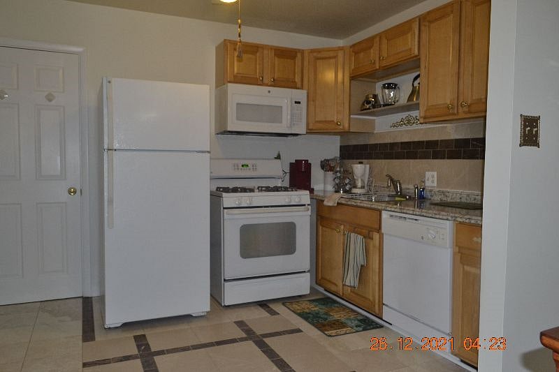 Furnished Finder property 340678_2 photo 8