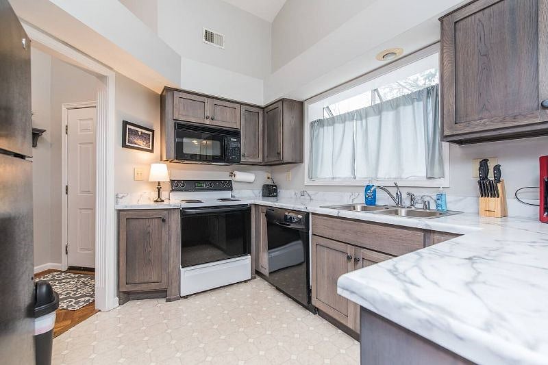 Furnished Finder property 340796_1 photo 5