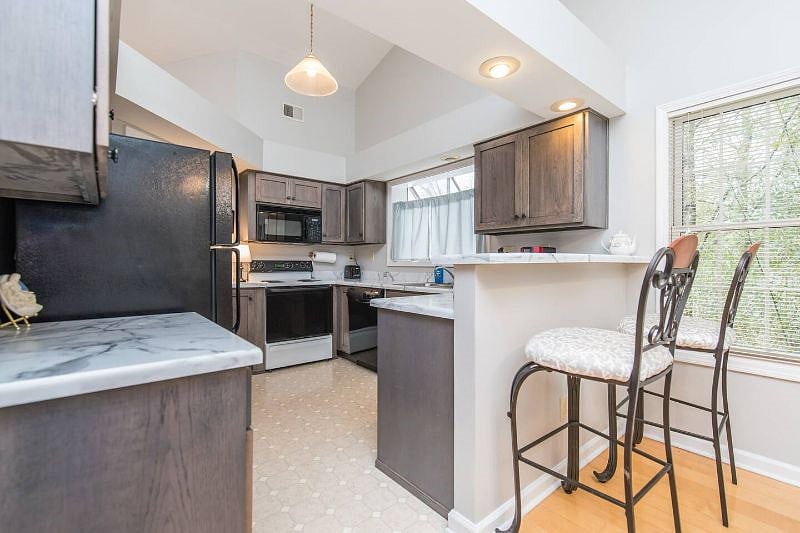 Furnished Finder property 340796_1 photo 6