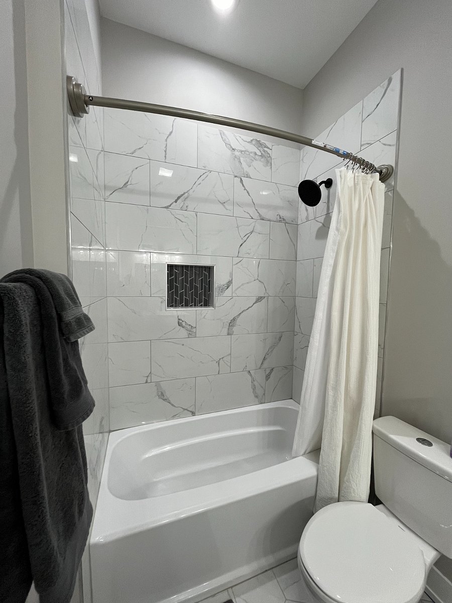 Private Bedroom 1: Ensuite bathroom