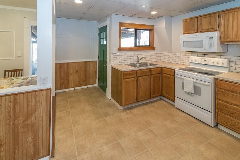 Furnished Finder property 341125_1 photo 3
