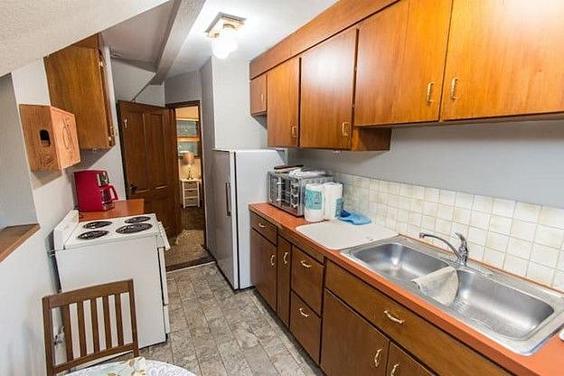 Furnished Finder property 341125_2 photo 3