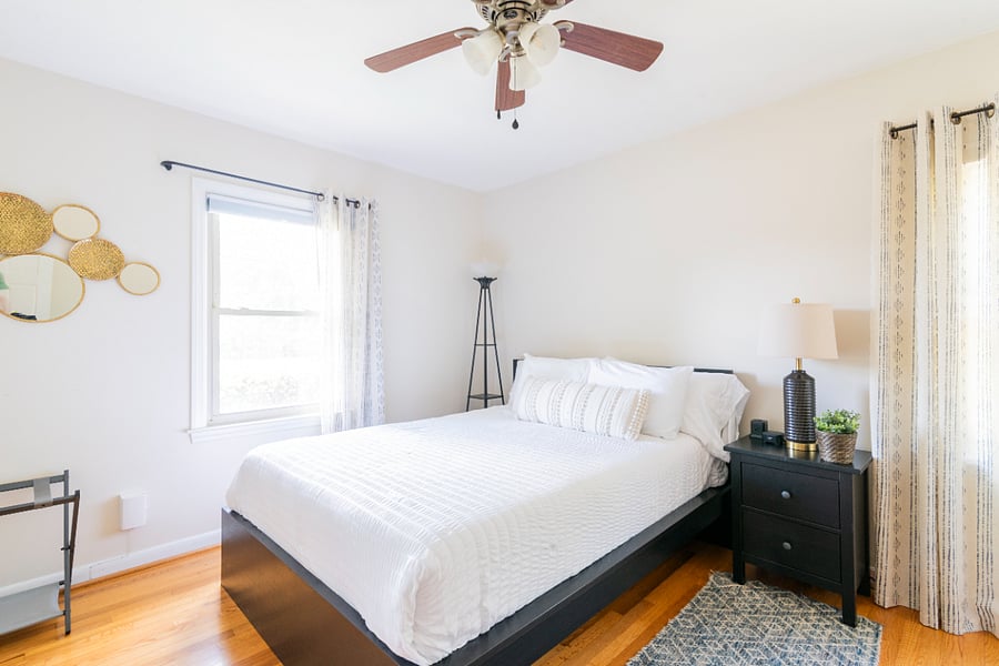 Queen Bedroom 