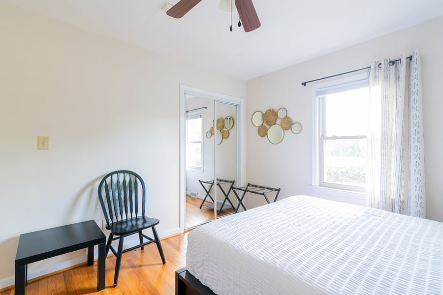 Queen Bedroom 